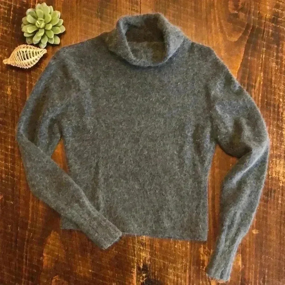 Q&A | 90’s Angora Blend Gray Turtleneck Sweater - Picture 1 of 4